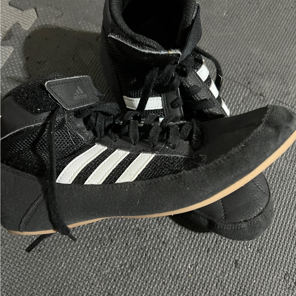 Adidas Men’s wrestling shoes sz 5.5 women boy girl